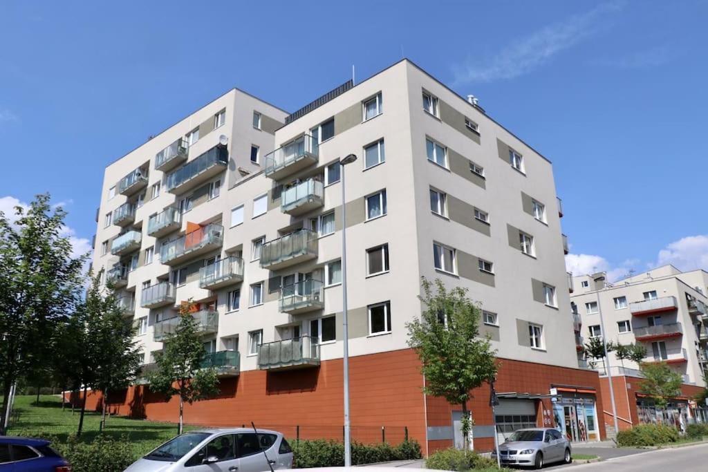 Apartment Hurka - 15 Min Do Centra, Garaz Prague Exterior photo