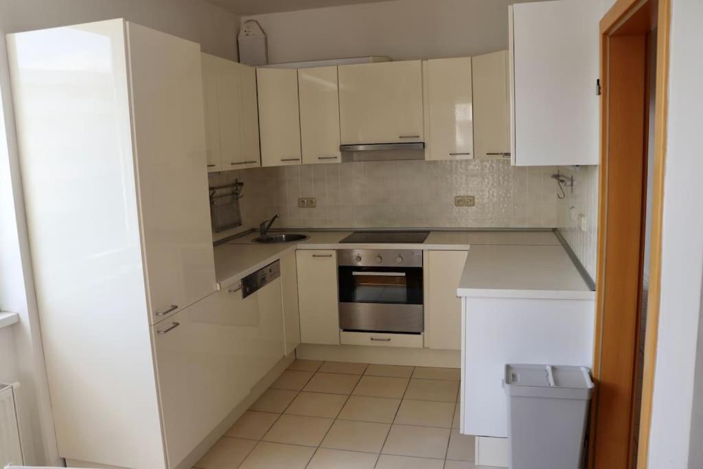 Apartment Hurka - 15 Min Do Centra, Garaz Prague Exterior photo